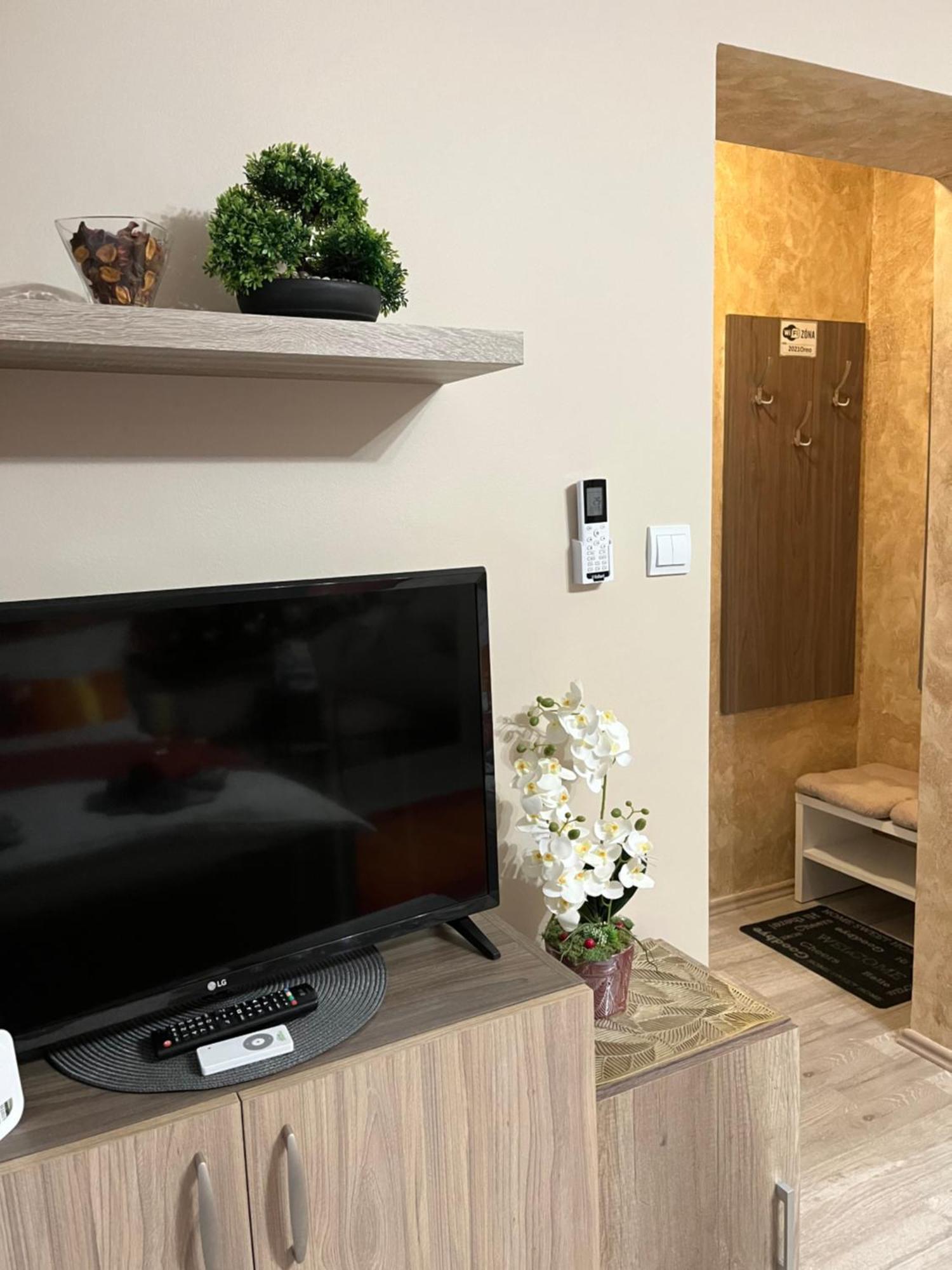 Oreo Apartman Eger Exterior foto
